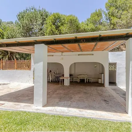 Wonderful 2 Bdr With Great Location Apartment *